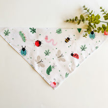 Load image into Gallery viewer, BUGS & KISSES