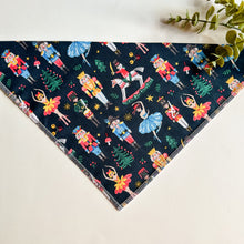 Load image into Gallery viewer, NUTCRACKER