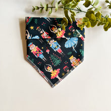 Load image into Gallery viewer, NUTCRACKER