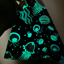 Load image into Gallery viewer, JELLYFISH (glows in the dark)
