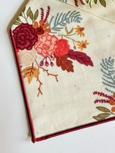 Load image into Gallery viewer, PLUM FLORAL
