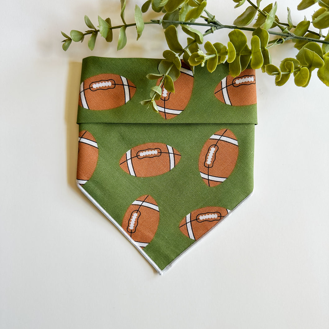 TOUCHDOWNS & TAILGATES